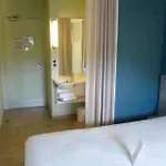 宜必思鲁昂佩蒂特维经济酒店 2* 小克维伊