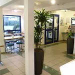宜必思鲁昂佩蒂特维经济酒店